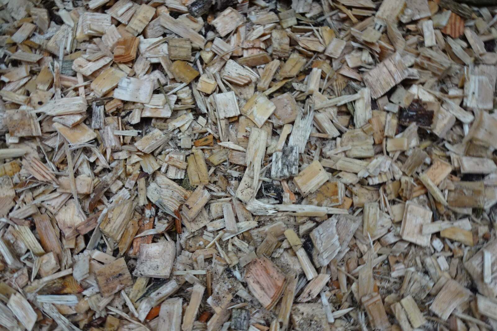 100L Holzhackschnitzel grobe Stücke Garten Beete Unkrautschutz